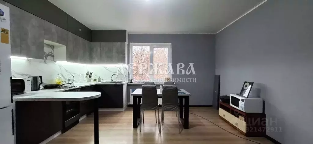 Дом в Белгородская область, Старый Оскол Коммунистическая ул. (65 м) - Фото 0