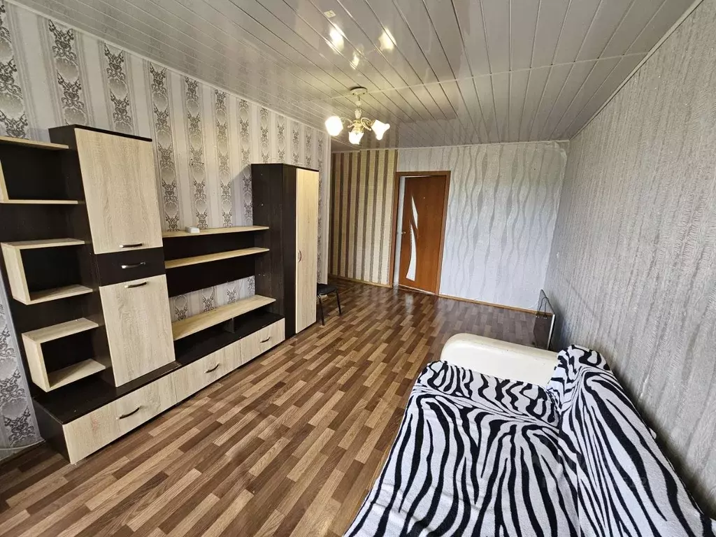 3-к кв. Омская область, Омск Городок Нефтяников мкр, ул. 22 Апреля, 55 ... - Фото 1