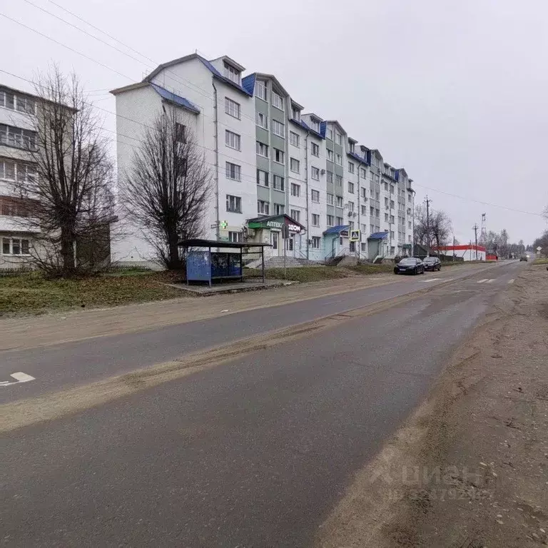 3-к кв. Брянская область, Навля рп ул. Красных Партизан, 33/1 (97.0 м) - Фото 1