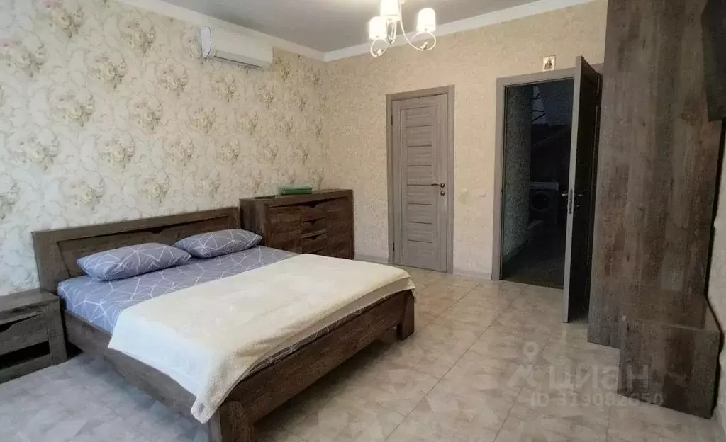 Дом в Краснодарский край, Геленджик ул. Тельмана, 6 (50 м) - Фото 0