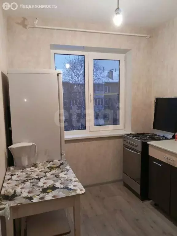 2-комнатная квартира: Златоуст, проспект имени Ю.А. Гагарина, 8-я ... - Фото 2