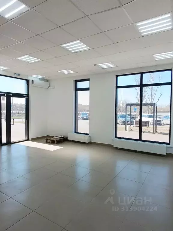 Торговая площадь в Тюменская область, Тюмень ул. 2-я Луговая, 24к1 (97 ... - Фото 0