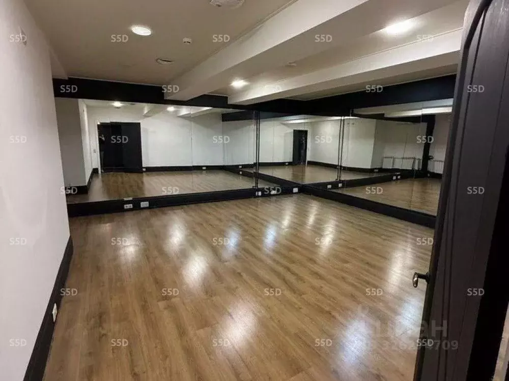 Помещение свободного назначения в Москва Овчинниковская наб., 6С3 (187 ... - Фото 1