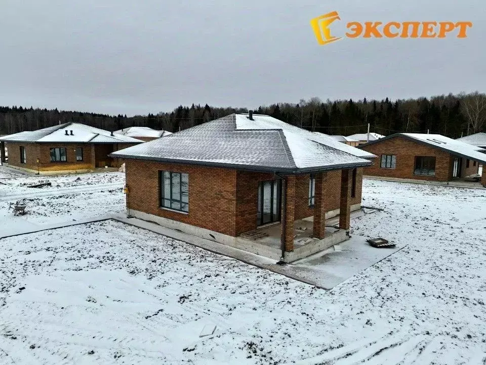 Дом в Калужская область, Жуковский муниципальный округ, с. Совхоз ... - Фото 2