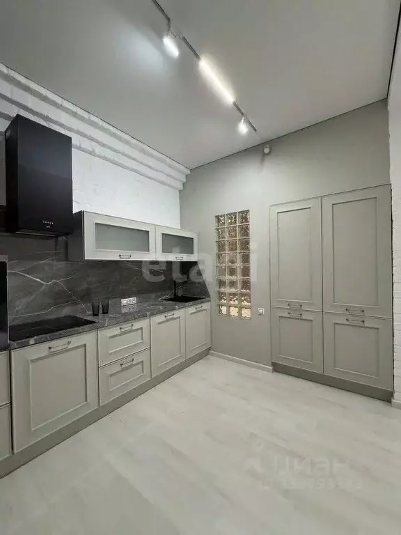1-к кв. Иркутская область, Иркутск ул. Степана Разина, 9 (51.0 м) - Фото 2