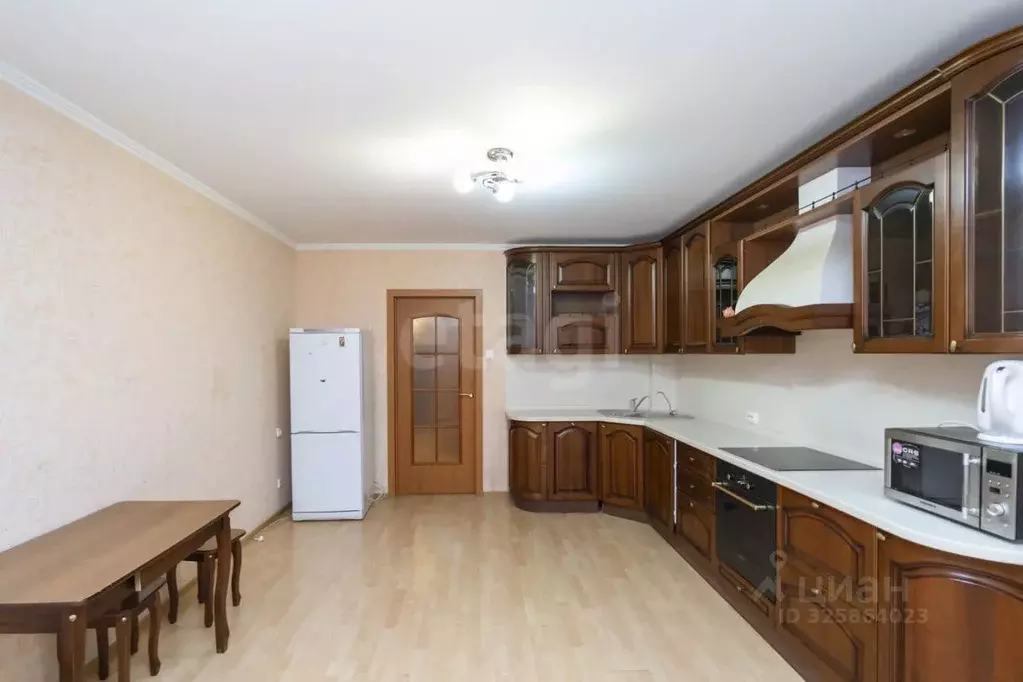 1-к кв. Тюменская область, Тюмень 6-й мкр, ул. Валерии Гнаровской, ... - Фото 1