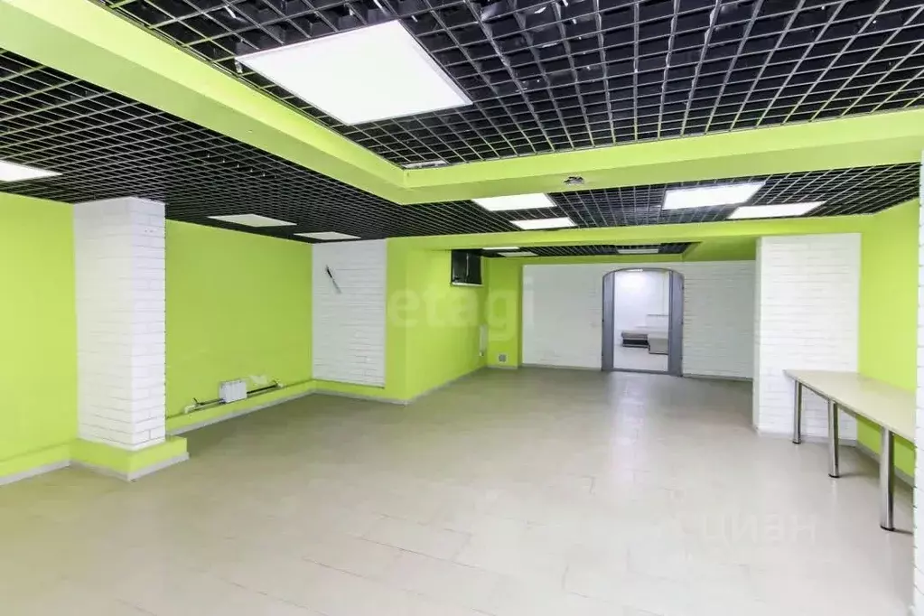 Помещение свободного назначения в Тюменская область, Тюмень ул. ... - Фото 1