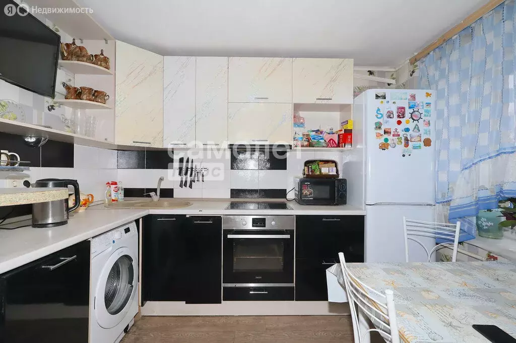 2-комнатная квартира: Кемерово, Космическая улица, 6 (54.7 м) - Фото 2