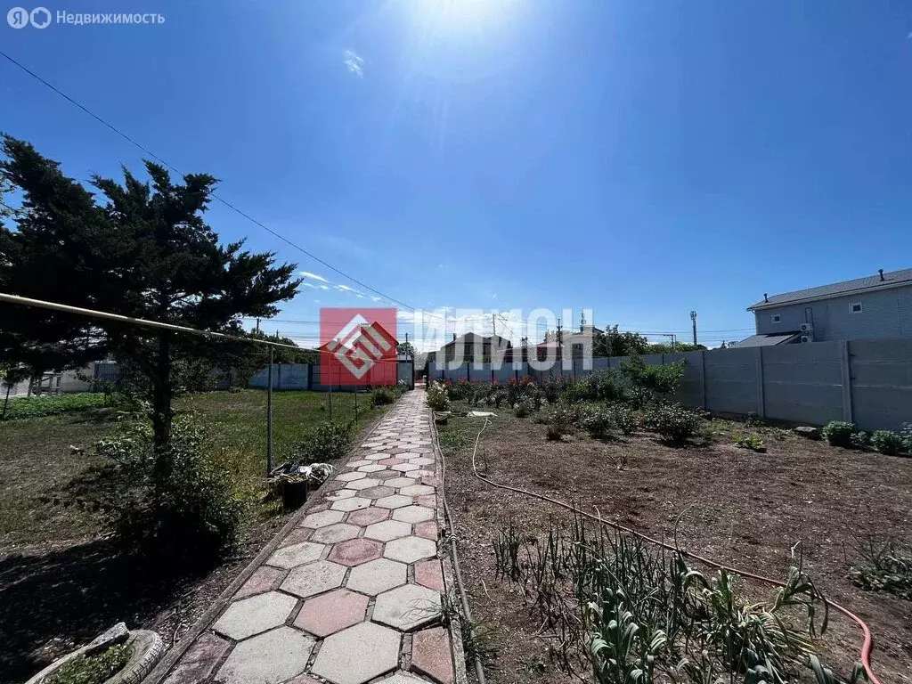 Участок в село Береговое, Набережная улица, 38 (8 м) - Фото 0