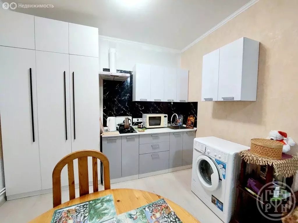 Квартира-студия: городской посёлок Рощино, улица Шалавина, 49Бк3 (31.5 ... - Фото 1