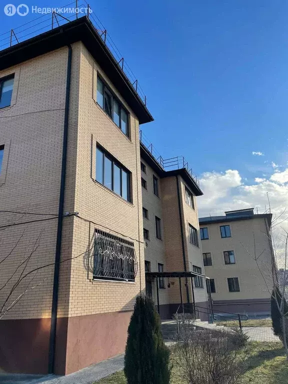 3-комнатная квартира: Пятигорск, Приозёрная улица, 2Г (85.9 м) - Фото 1