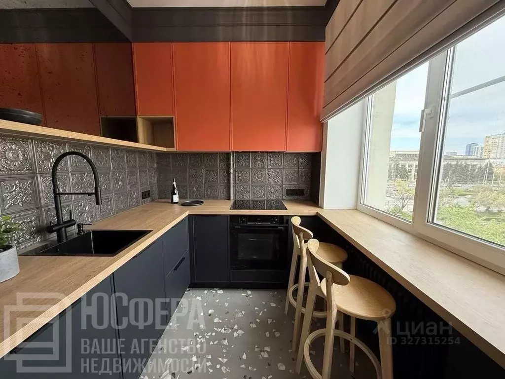 2-к кв. Волгоградская область, Волгоград ул. 13-й Гвардейской Дивизии, ... - Фото 1