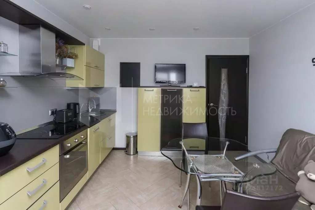 2-к кв. Тюменская область, Тюмень ул. Пермякова, 76к2 (72.0 м) - Фото 1