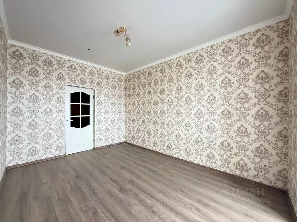 2-к кв. Кабардино-Балкария, Нальчик ул. Толстого (67.7 м) - Фото 2