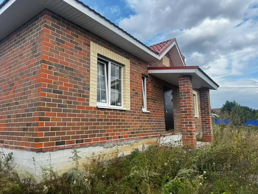 Дом в Татарстан, Лаишевский район, Куюковское с/пос, с. Куюки ул. ... - Фото 1