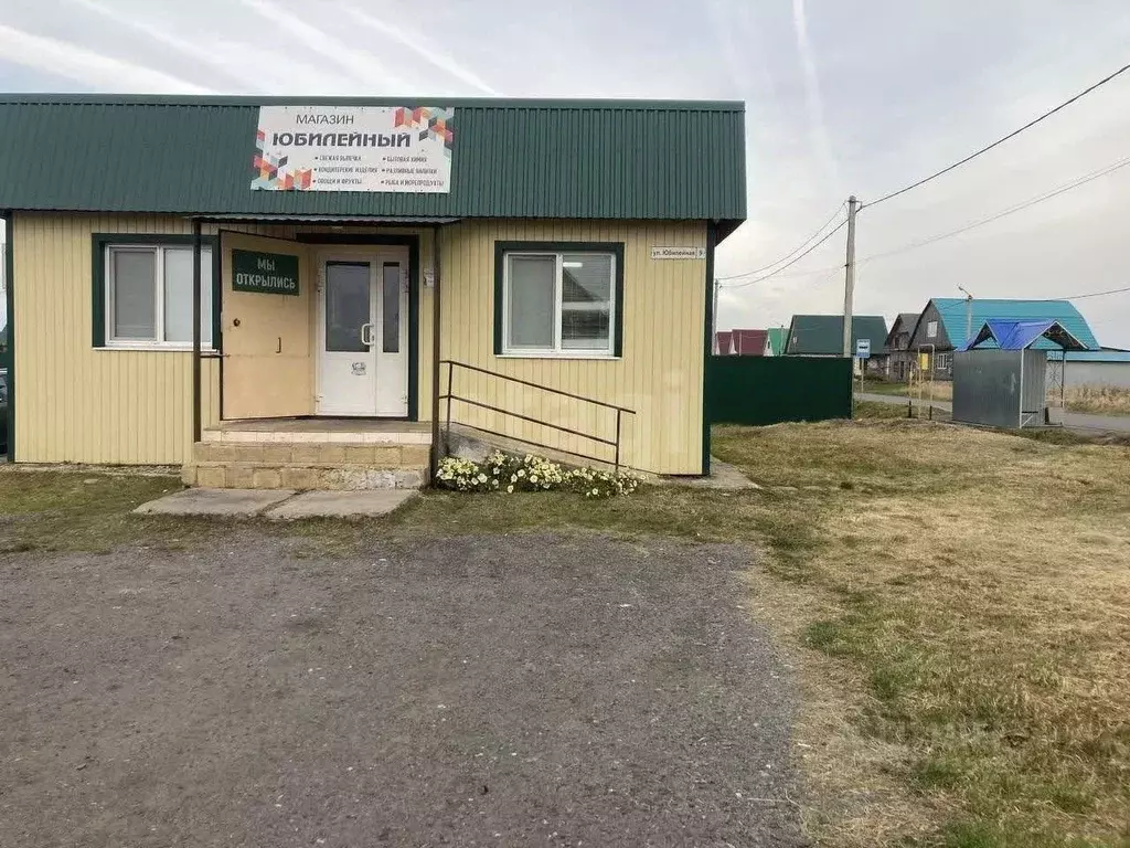 Торговая площадь в Тюменская область, с. Исетское ул. Юбилейная, 9 (64 ... - Фото 1