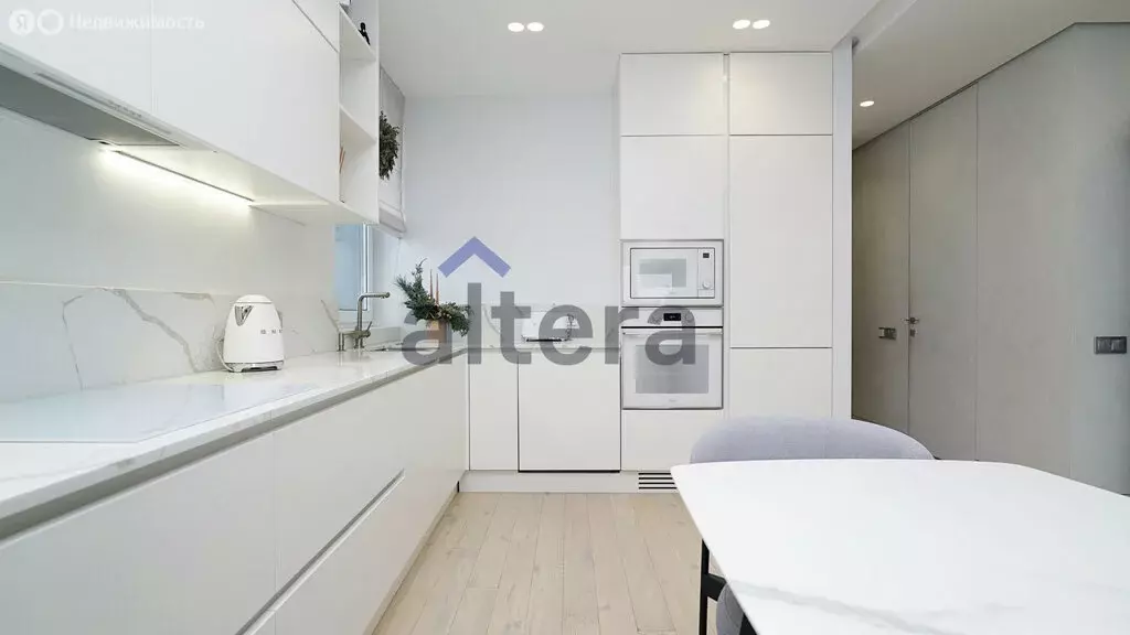 3-комнатная квартира: Казань, улица Новаторов, 8Б (77 м) - Фото 1