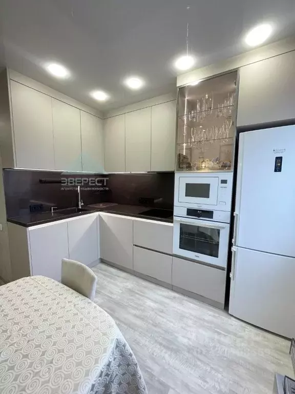2-к кв. Хакасия, Абакан ул. Некрасова, 25 (50.1 м) - Фото 1