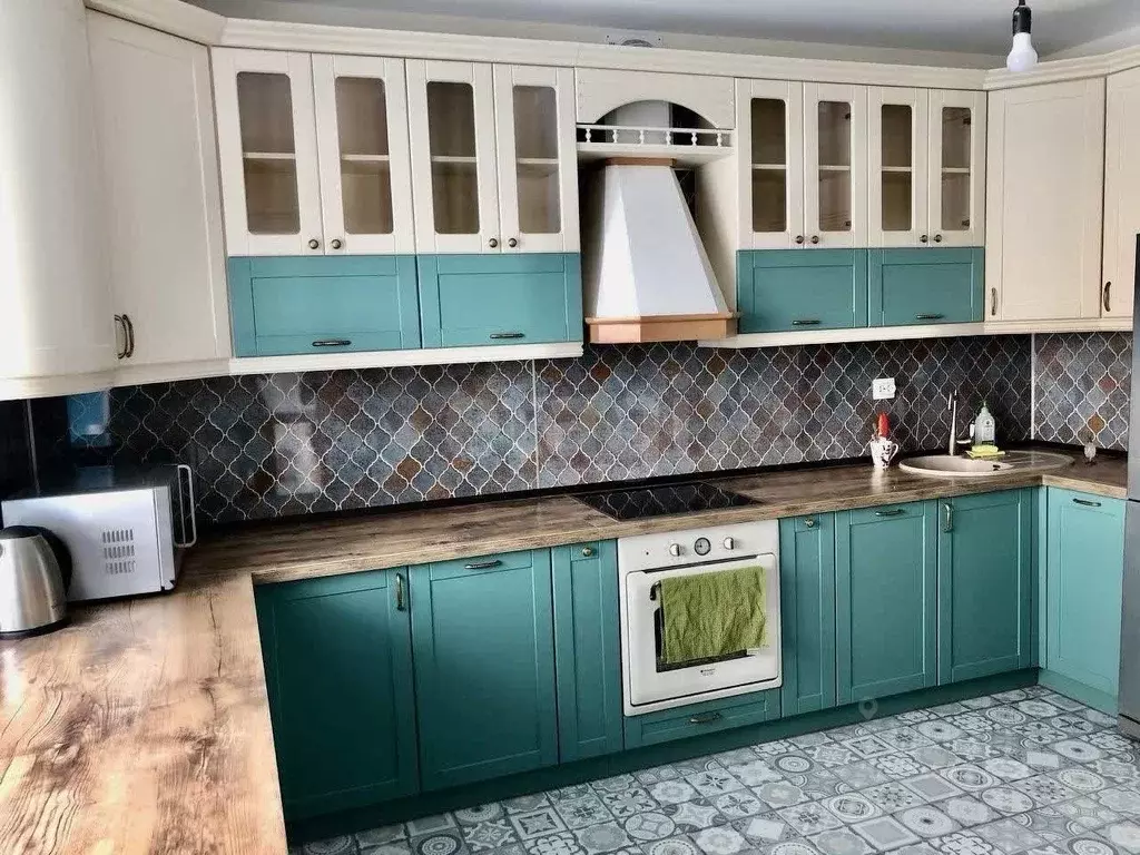 3-к кв. Тюменская область, Тюмень ул. Федюнинского, 64 (109.0 м) - Фото 1