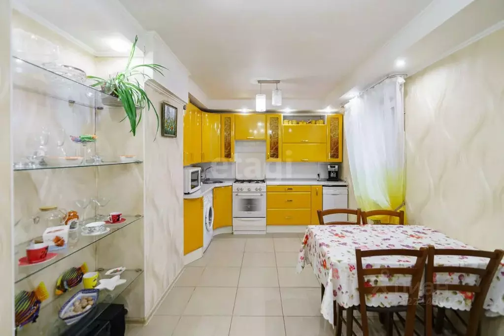 Дом в Ульяновская область, Ульяновск Урожайная ул., 15А (218 м) - Фото 1