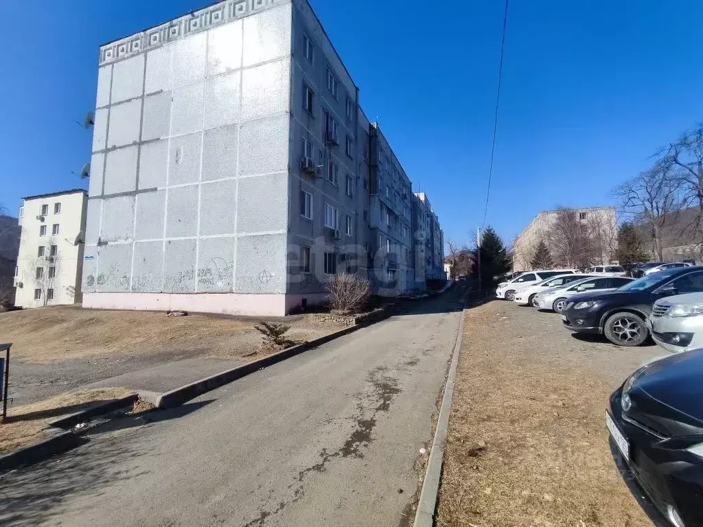 2-к кв. Приморский край, Владивосток ул. Адмирала Угрюмова, 7 (49.1 м) - Фото 0