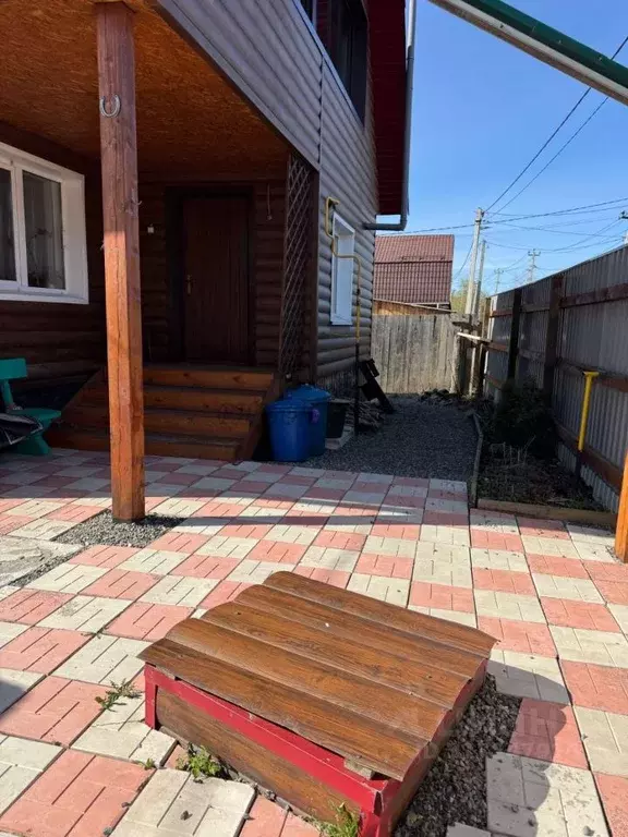 Дом в Алтай, Горно-Алтайск ул. Чапаева (150 м) - Фото 1