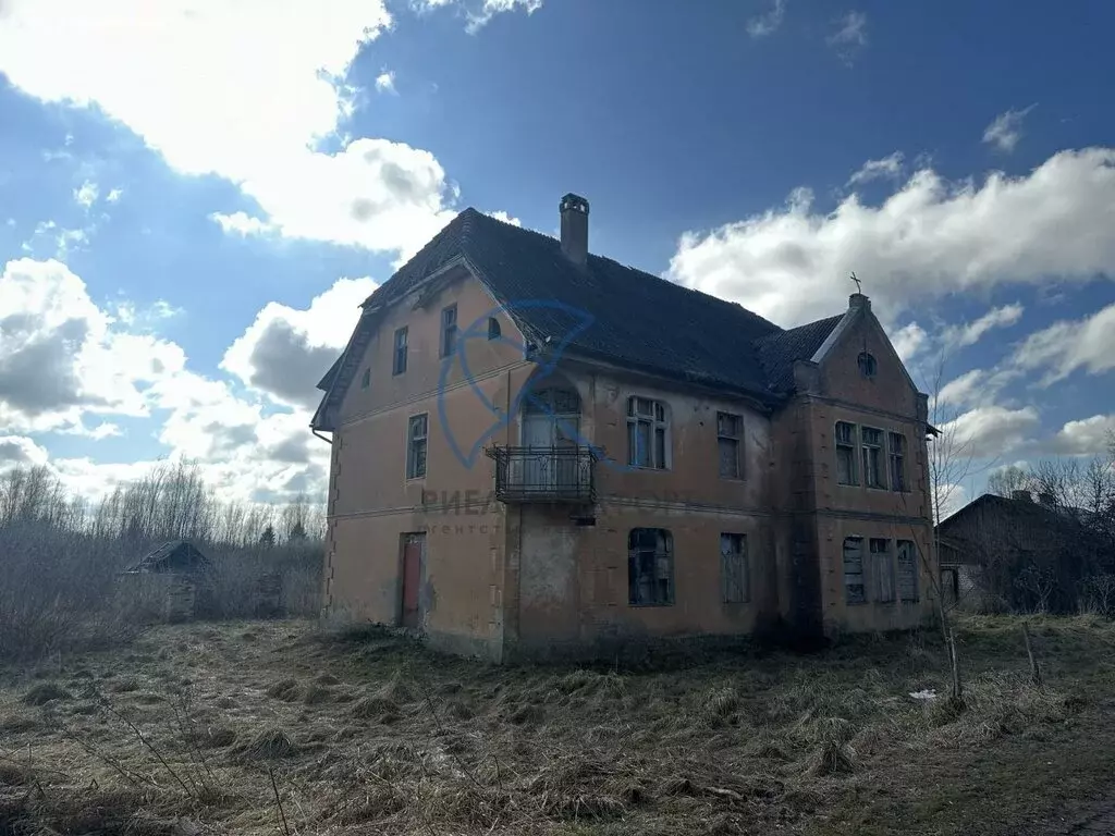 Дом в посёлок Заповедное, Советская улица, 7 (217.5 м) - Фото 1