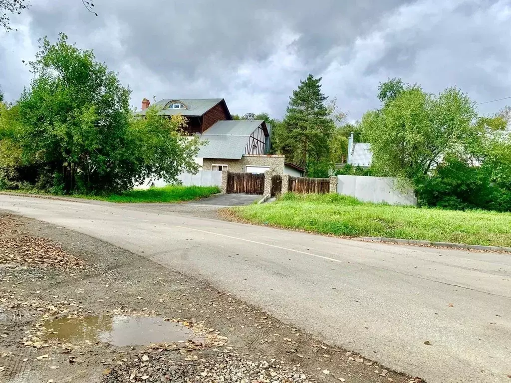 Дом в Свердловская область, Первоуральск ул. Папанинцев, 32/4 (440 м) - Фото 1