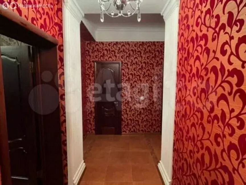 3-комнатная квартира: Махачкала, улица Заманова, 47Д (78 м) - Фото 1
