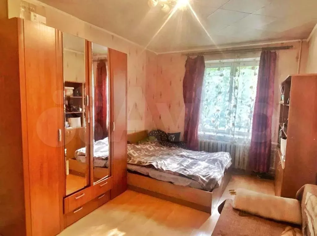 Комната 18 м в 3-к., 1/5 эт. - Фото 0
