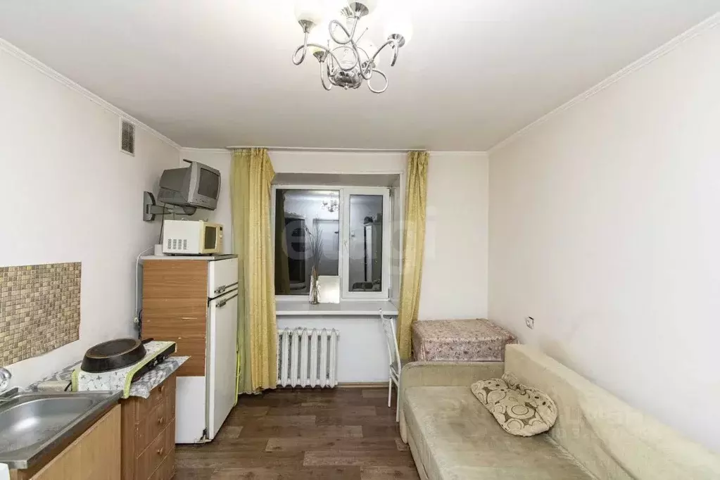 Комната Тюменская область, Тюмень ул. Республики, 210 (13.0 м) - Фото 0