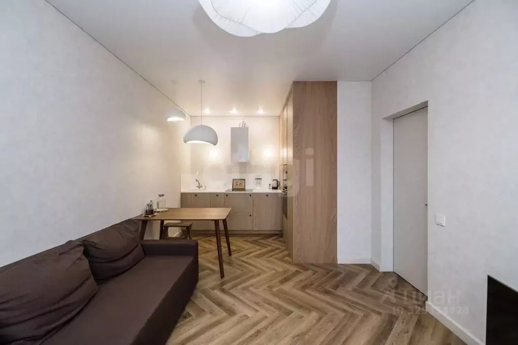 2-к кв. Тюменская область, Тюмень ул. Игоря Комиссарова, 22 (61.6 м) - Фото 1