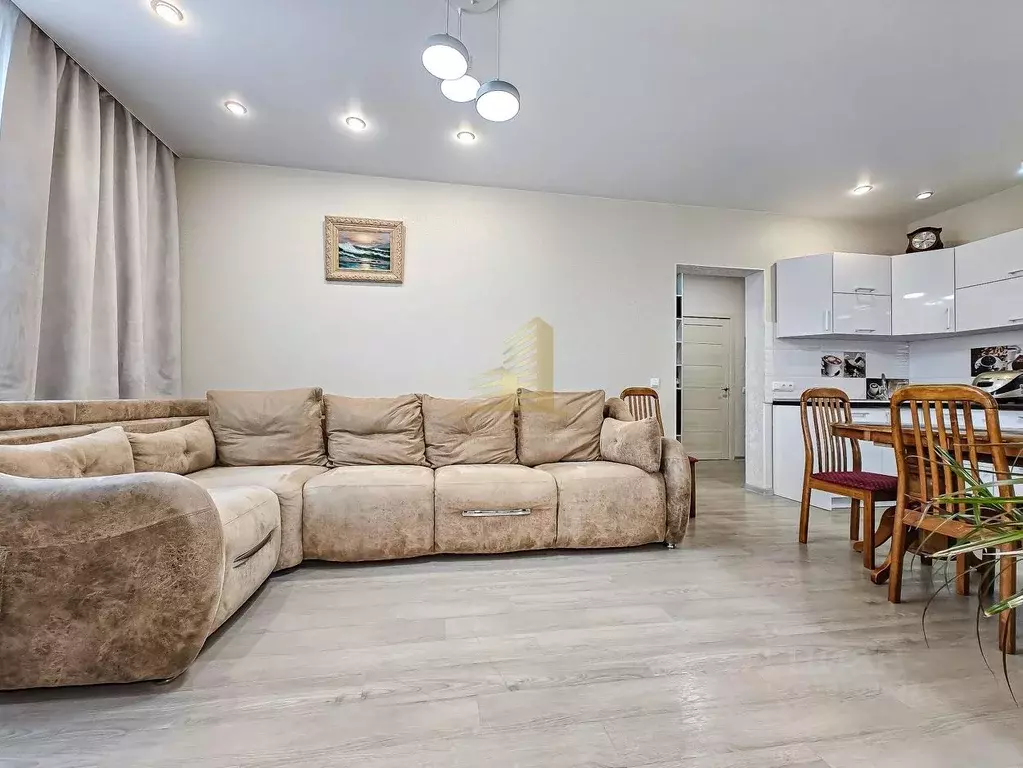 4-к кв. Новосибирская область, Новосибирск ул. Лескова, 27 (77.0 м) - Фото 0