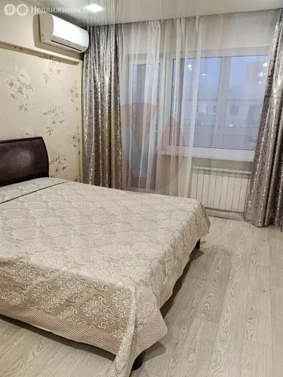 2-комнатная квартира: Омск, улица Фёдора Крылова, 8 (45 м) - Фото 1