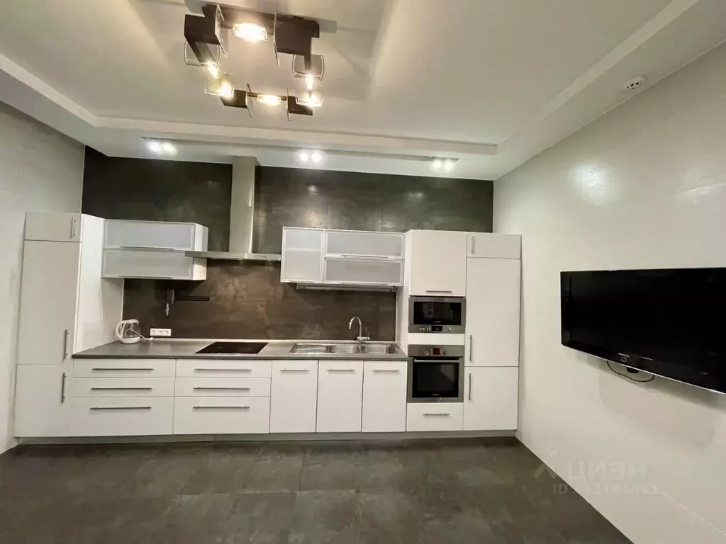 2-к кв. Москва ул. Маршала Бирюзова, 31 (89.6 м) - Фото 1