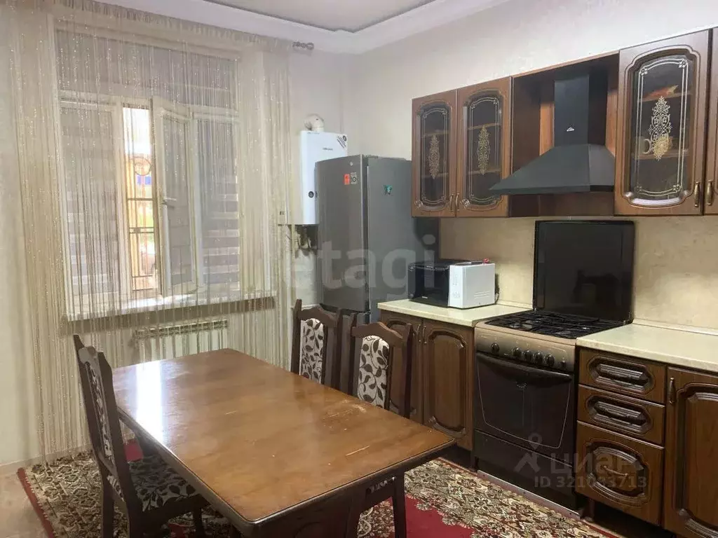 2-к кв. Дагестан, Махачкала ул. Генерала Омарова, 37 (82.0 м) - Фото 0