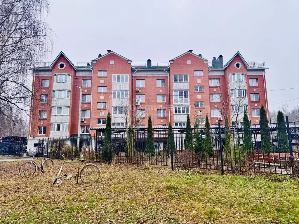 2-к кв. Владимирская область, Ковров Еловая ул., 84/7 (76.9 м) - Фото 0