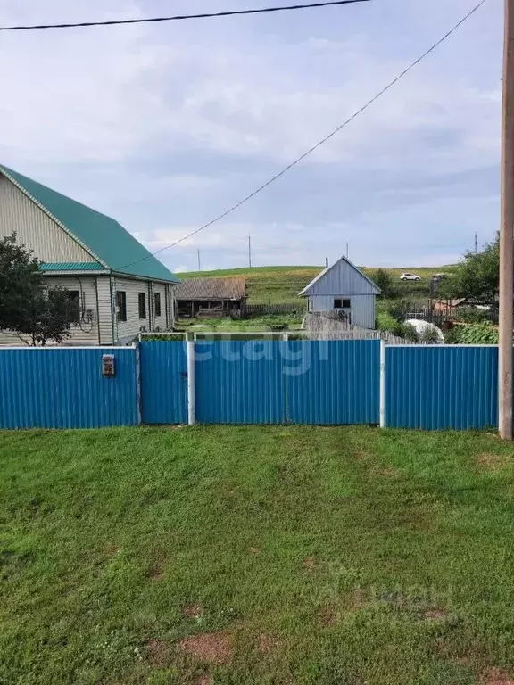 Дом в Башкортостан, Стерлибашевский район, Старокалкашевский ... - Фото 1