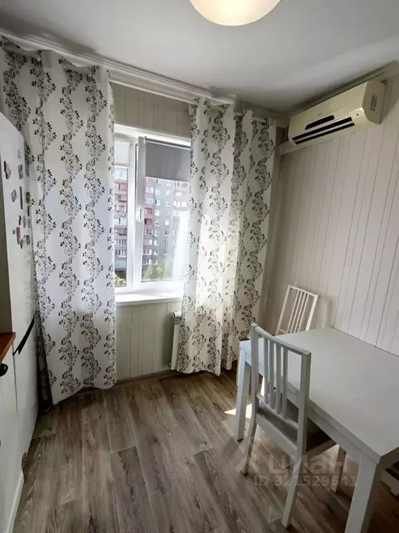 2-к кв. Омская область, Омск Омская ул., 119 (52.0 м) - Фото 1