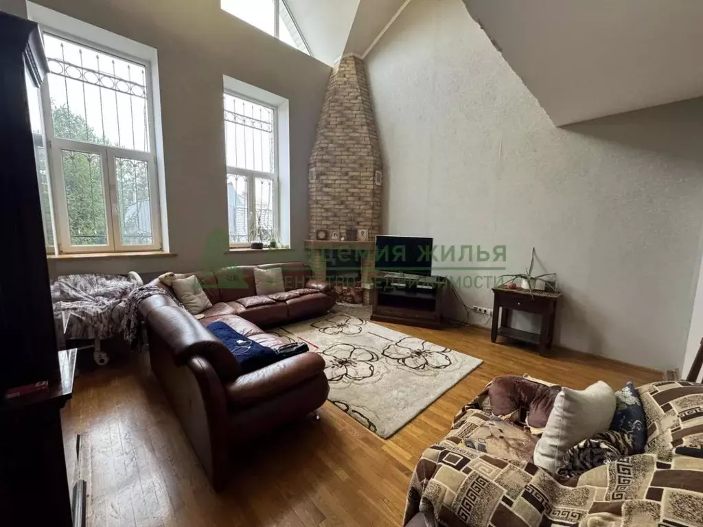 Дом в Саратовская область, Саратов ул. Имени А.П. Муленкова, 1 (244 м) - Фото 2