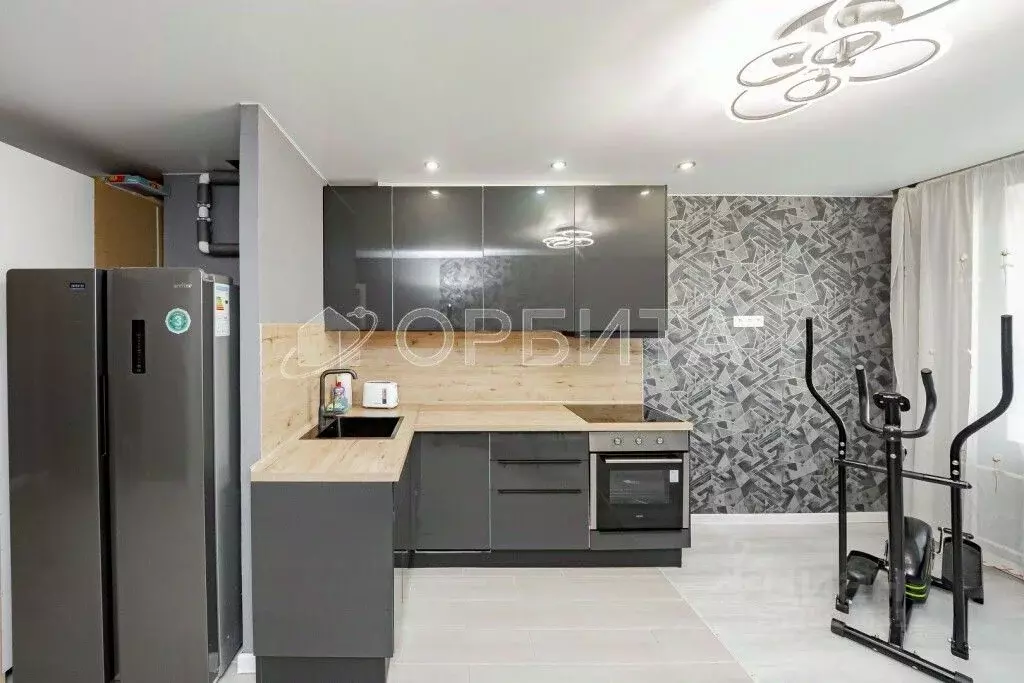 3-к кв. Тюменская область, Тюмень ул. Константина Посьета, 5 (93.0 м) - Фото 2