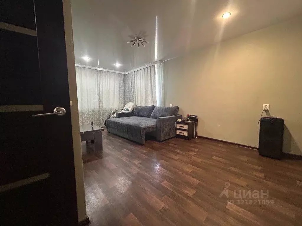 3-к кв. Волгоградская область, Волгоград ул. Гороховцев, 2 (58.7 м) - Фото 0