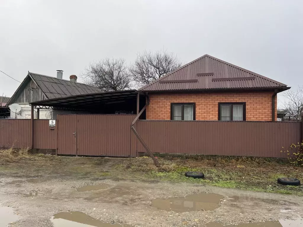 Дом в Краснодарский край, Лабинск ул. Розы Люксембург, 5 (56 м) - Фото 1