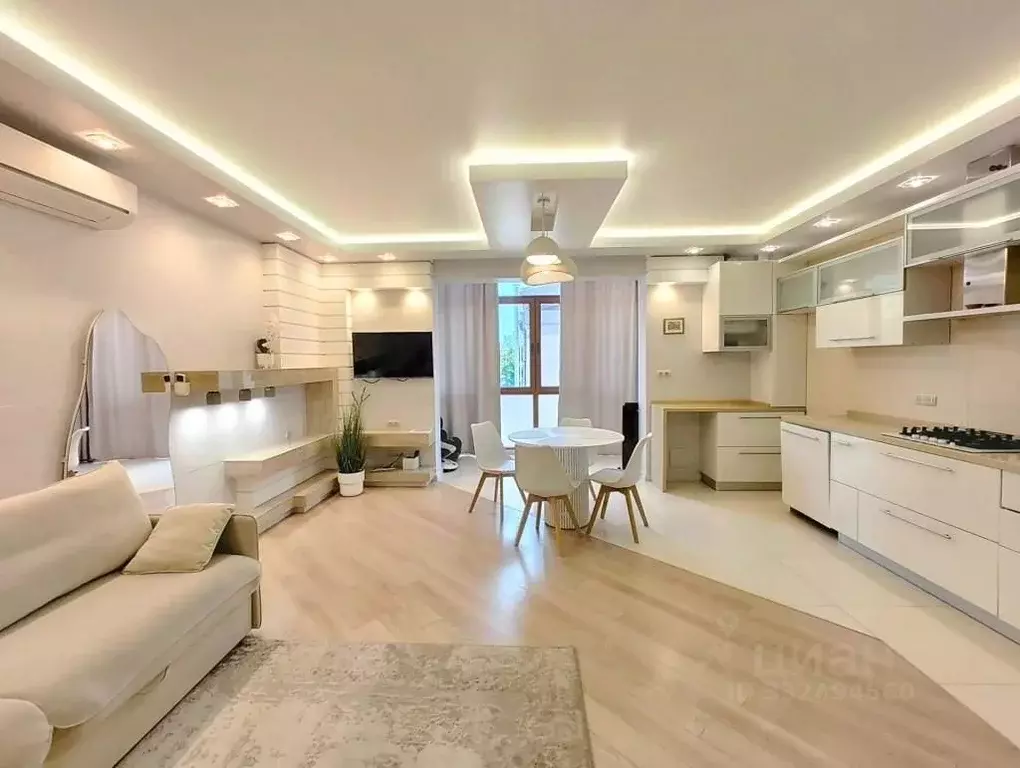 3-к кв. Крым, Симферополь ул. Эскадронная, 6А (91.4 м) - Фото 1