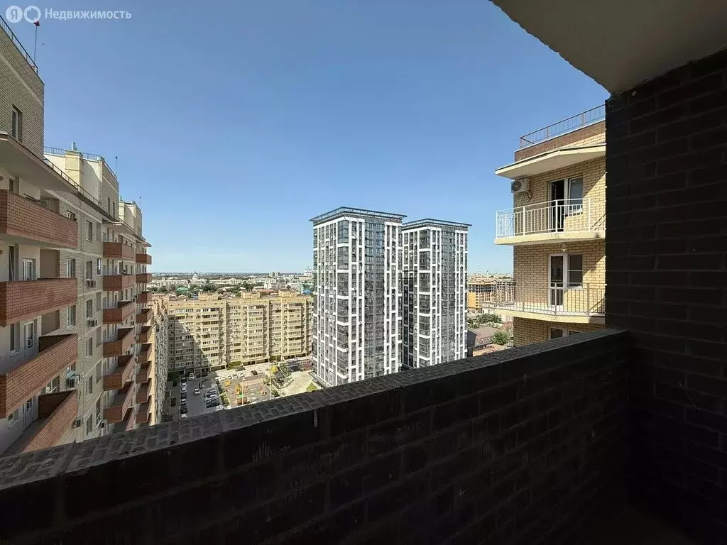 3-комнатная квартира: Астрахань, улица Трофимова, 6 (90.9 м) - Фото 1