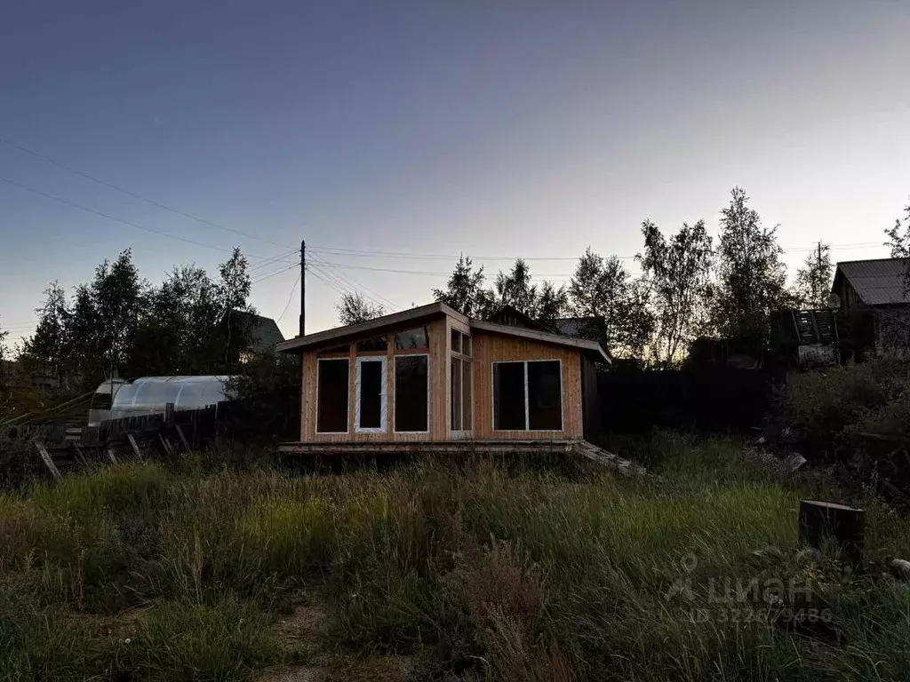 Дом в Саха (Якутия), Якутск ул. Лобановка (46 м) - Фото 1