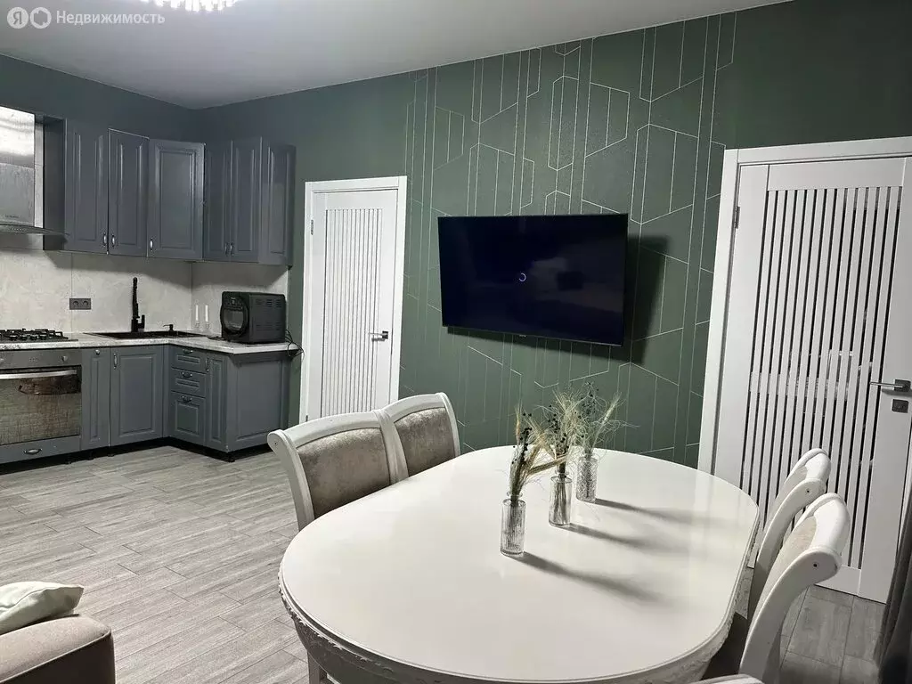 3-комнатная квартира: Сочи, Высокогорная улица, 14В (70 м) - Фото 1