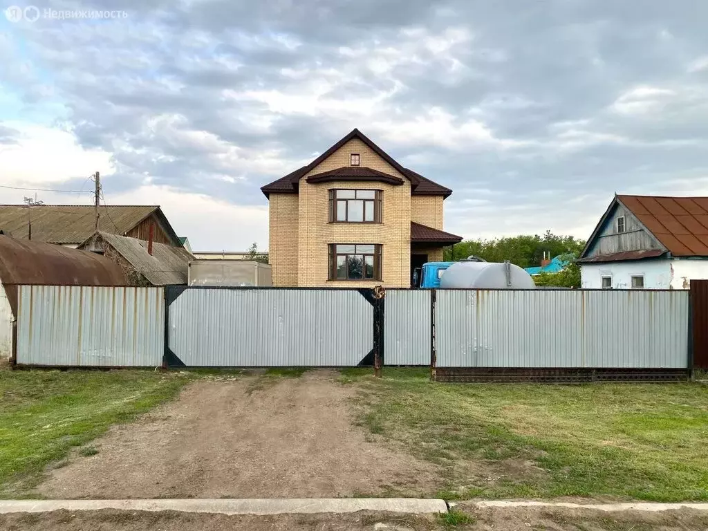 Дом в село Южный Урал, Дорожная улица, 6А (180 м) - Фото 1