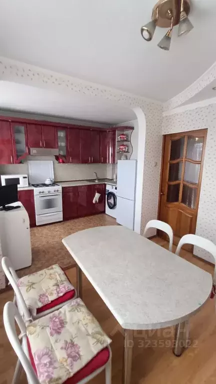 3-к кв. Омская область, Омск Инженерная ул., 119 (57.3 м) - Фото 0