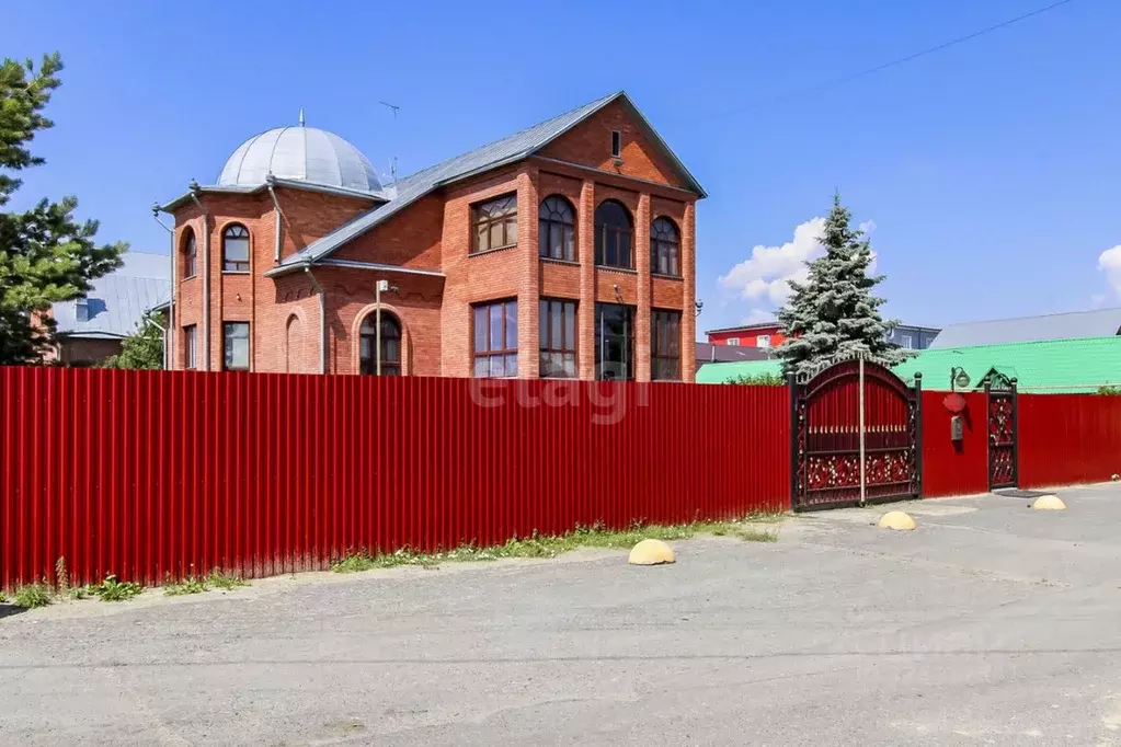 Дом в Тюменская область, Тюмень Нефтяников мкр, ул. Перова (583 м) - Фото 1